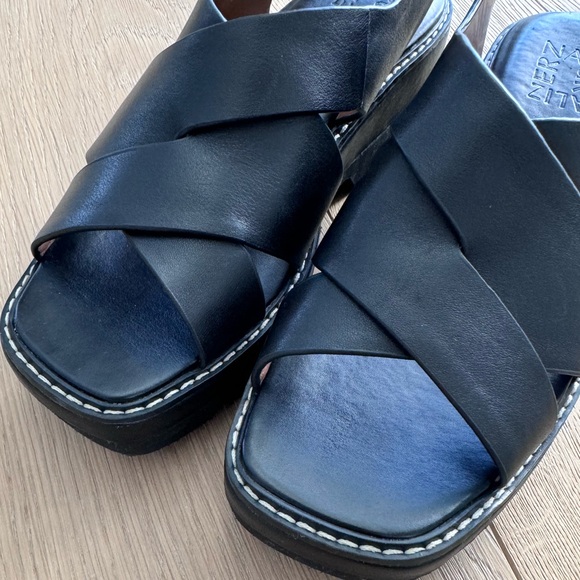 Naturalizer Women Halifax Leather Slingback Sports
Sandal - Picture 2 of 6